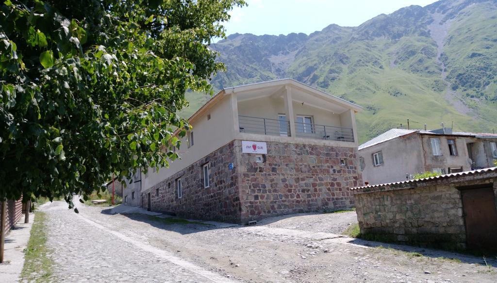 Guest House Qubi Stepancminda Exteriér fotografie