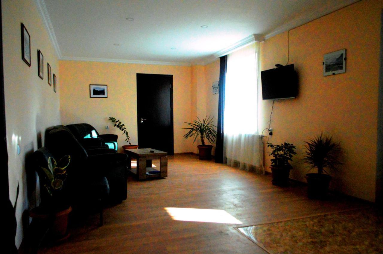 Guest House Qubi Stepancminda Exteriér fotografie